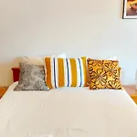 Enjoy Lisbon Cascais Sintra 1200 Metres To Metro Blue Line Sintra Rail Line Free Parking *