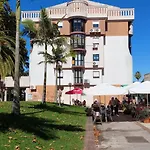 Enjoy Lisbon Cascais Sintra 1200 Metres To Metro Blue Line Sintra Rail Line Free Parking Amadora