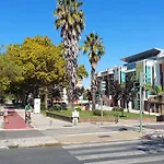 Enjoy Lisbon Cascais Sintra 1200 Metres To Metro Blue Line Sintra Rail Line Free Parking Appartement *