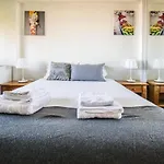 Appartement Enjoy Lisbon Cascais Sintra 1200 Metres To Metro Blue Line Sintra Rail Line Free Parking