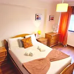 Enjoy Lisbon Cascais Sintra 1200 Metres To Metro Blue Line Sintra Rail Line Free Parking *