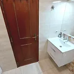 Enjoy Lisbon Cascais Sintra 1200 Metres To Metro Blue Line Sintra Rail Line Free Parking Appartement Amadora