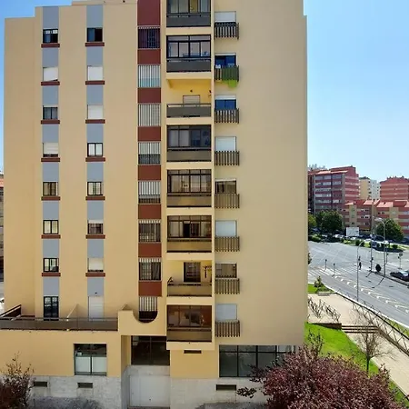 Enjoy Lisbon Cascais Sintra 1200 Metres To Metro Blue Line Sintra Rail Line Free Parking Apartment *