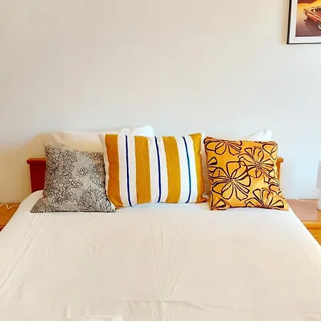 Enjoy Lisbon Cascais Sintra 1200 Metres To Metro Blue Line Sintra Rail Line Free Parking *