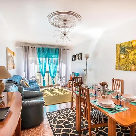 Enjoy Lisbon Cascais Sintra 1200 Metres To Metro Blue Line Sintra Rail Line Free Parking Apartment Amadora