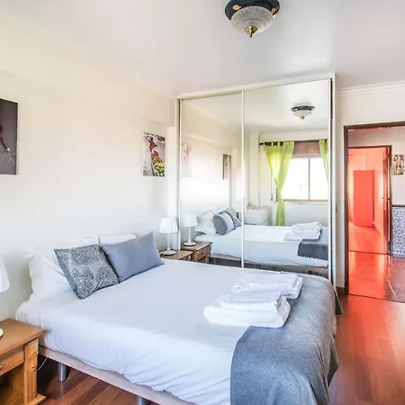 Enjoy Lisbon Cascais Sintra 1200 Metres To Metro Blue Line Sintra Rail Line Free Parking Amadora