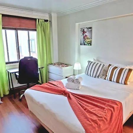 Enjoy Lisbon Cascais Sintra 1200 Metres To Metro Blue Line Sintra Rail Line Free Parking Amadora