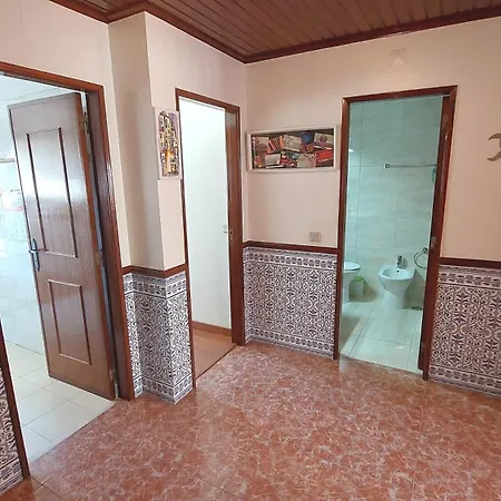 Enjoy Lisbon Cascais Sintra 1200 Metres To Metro Blue Line Sintra Rail Line Free Parking Amadora