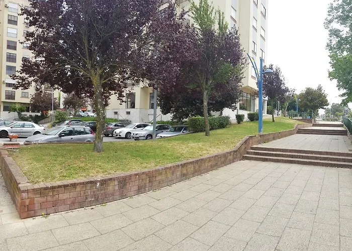 Enjoy Lisbon Cascais Sintra 1200 Metres To Metro Blue Line Sintra Rail Line Free Parking Amadora