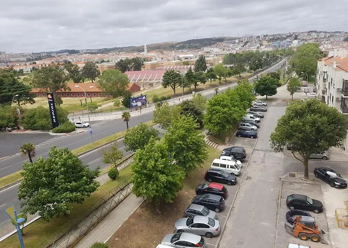 Enjoy Lisbon Cascais Sintra 1200 Metres To Metro Blue Line Sintra Rail Line Free Parking * Amadora