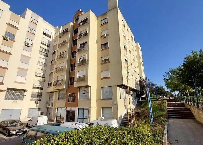 Enjoy Lisbon Cascais Sintra 1200 Metres To Metro Blue Line Sintra Rail Line Free Parking Amadora