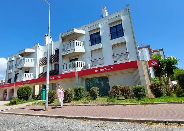 Enjoy Lisbon Cascais Sintra 1200 Metres To Metro Blue Line Sintra Rail Line Free Parking * Amadora