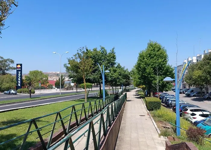 Appartamento Enjoy Lisbon Cascais Sintra 1200 Metres To Metro Blue Line Sintra Rail Line Free Parking Amadora