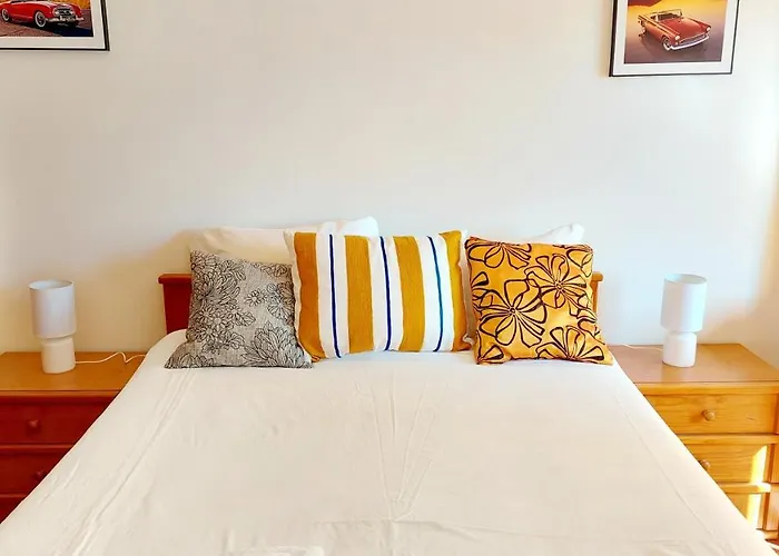 Enjoy Lisbon Cascais Sintra 1200 Metres To Metro Blue Line Sintra Rail Line Free Parking *