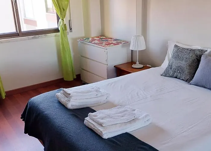 Appartement Enjoy Lisbon Cascais Sintra 1200 Metres To Metro Blue Line Sintra Rail Line Free Parking Amadora