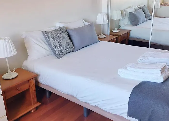 Enjoy Lisbon Cascais Sintra 1200 Metres To Metro Blue Line Sintra Rail Line Free Parking Appartamento Amadora