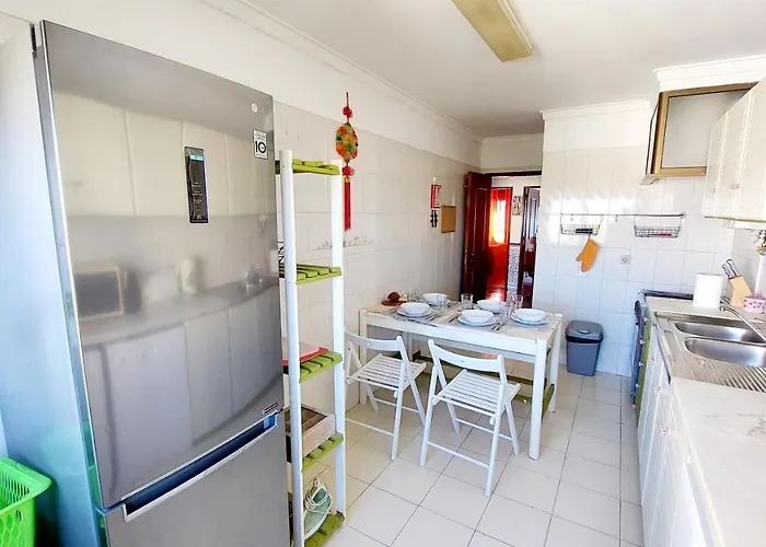 Enjoy Lisbon Cascais Sintra 1200 Metres To Metro Blue Line Sintra Rail Line Free Parking * Amadora
