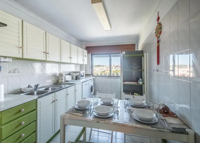 Enjoy Lisbon Cascais Sintra 1200 Metres To Metro Blue Line Sintra Rail Line Free Parking *