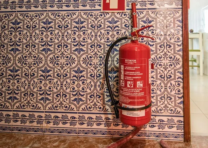 Appartamento Enjoy Lisbon Cascais Sintra 1200 Metres To Metro Blue Line Sintra Rail Line Free Parking