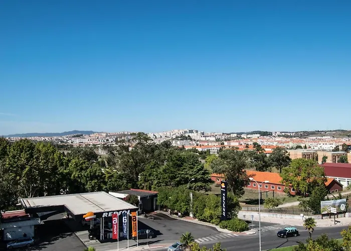 Enjoy Lisbon Cascais Sintra 1200 Metres To Metro Blue Line Sintra Rail Line Free Parking Appartamento Amadora