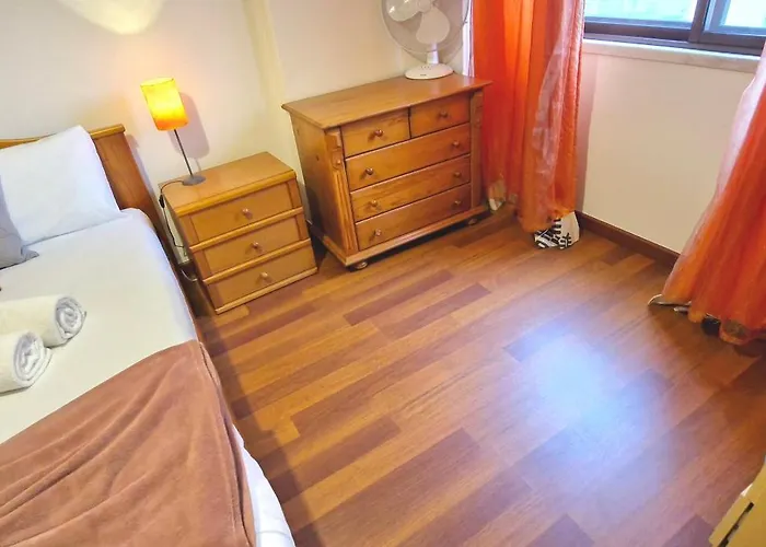 Appartement Enjoy Lisbon Cascais Sintra 1200 Metres To Metro Blue Line Sintra Rail Line Free Parking Amadora
