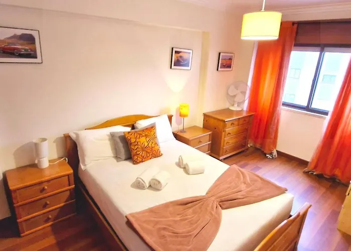 Enjoy Lisbon Cascais Sintra 1200 Metres To Metro Blue Line Sintra Rail Line Free Parking *