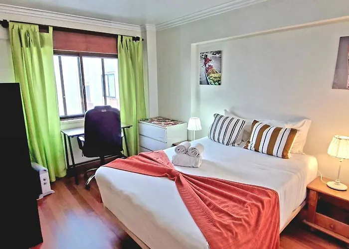 Enjoy Lisbon Cascais Sintra 1200 Metres To Metro Blue Line Sintra Rail Line Free Parking Amadora