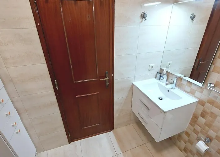 Enjoy Lisbon Cascais Sintra 1200 Metres To Metro Blue Line Sintra Rail Line Free Parking Appartement Amadora