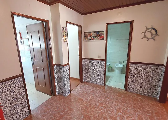 Enjoy Lisbon Cascais Sintra 1200 Metres To Metro Blue Line Sintra Rail Line Free Parking Amadora